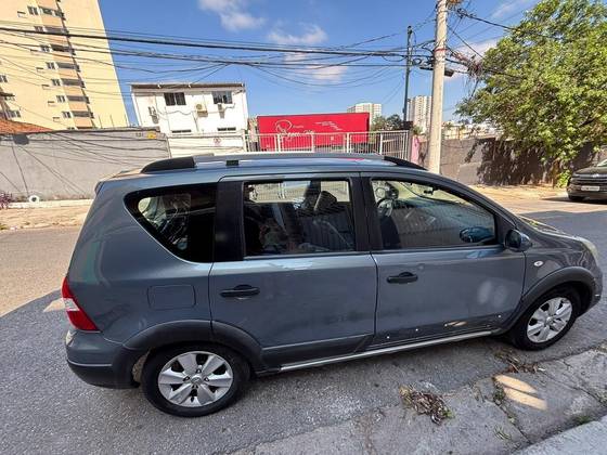 NISSAN LIVINA 1.8 SL X-GEAR 16V FLEX 4P AUTOMÁTICO